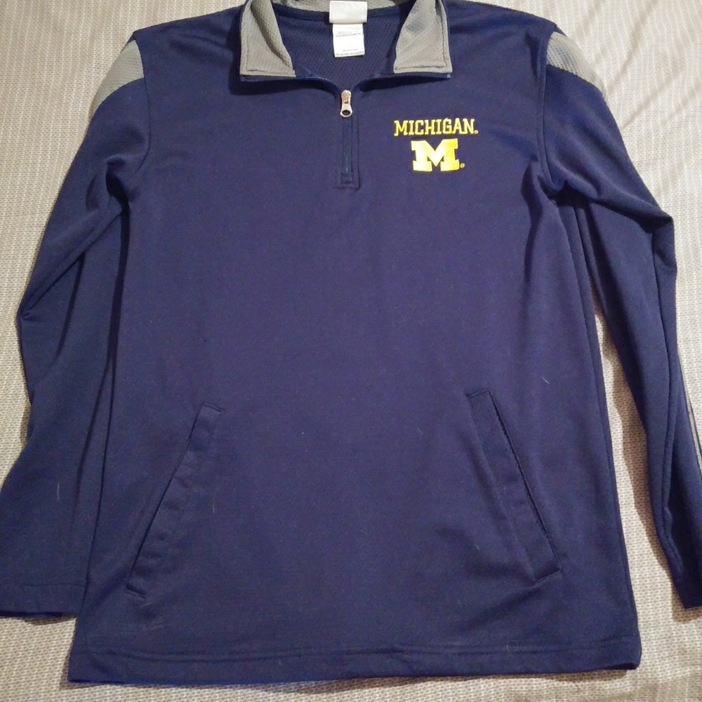 U Of M Pullover!*! Men's S or Womens M! *!